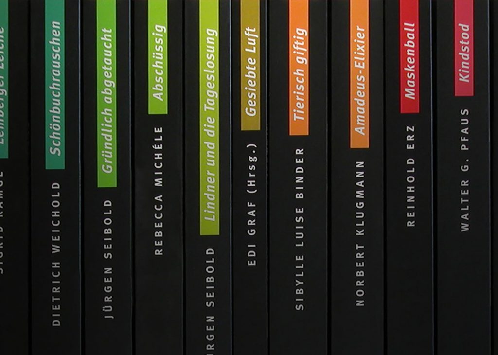 Buchrücken Krimis Mitte