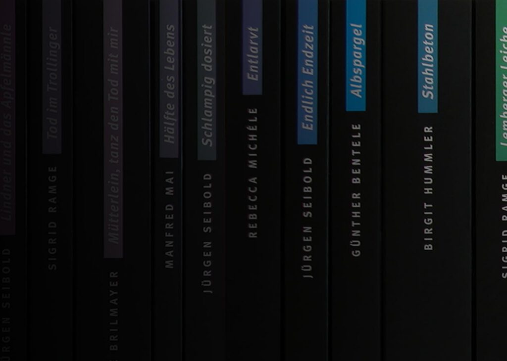 Buchrücken einer Krimireihe des Silberburgverlags – links